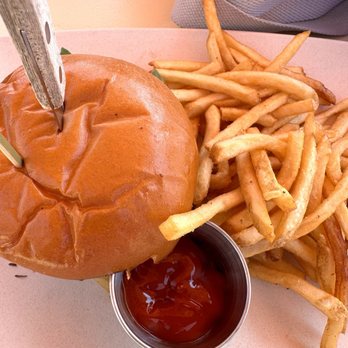 Back On the Beach - Back to the beach burger - American Near Me - Santa Monica, California