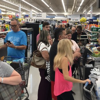 Walmart Supercenter - All clients waiting in three open lanes, Friday at 7pm - Grocery Near Me - Coral Springs, Florida