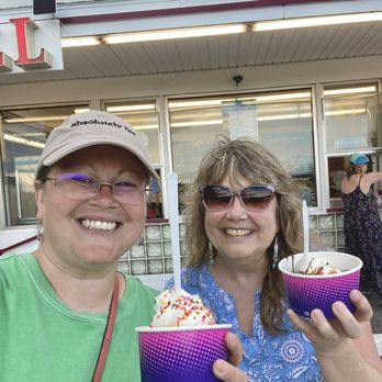 K’s Dairy Bar - All of the goodness ! - Ice Cream & Frozen Yogurt Near Me - Brunswick, Maine K’s Dairy Bar - All of the goodness ! - Ice Cream & Frozen Yogurt Near Me - Brunswick, Maine