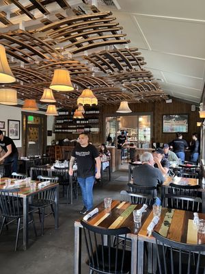 Hollywood Tavern by null