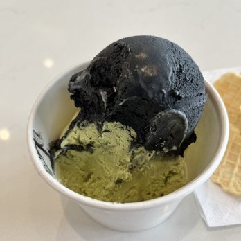 Heaven Creamery - Charcoal & spinach banana dairy freeee - Ice Cream & Frozen Yogurt Near Me - Centennial, Colorado