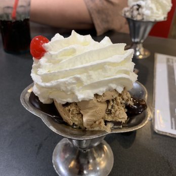 Friendly's - Ice Cream & Frozen Yogurt Near Me - Commack, New York
