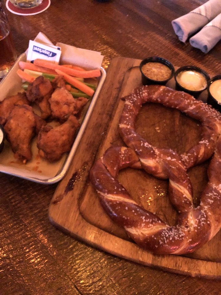 TASTE OF TOPS Updated October 2024 57 Photos & 152 Reviews 403 W