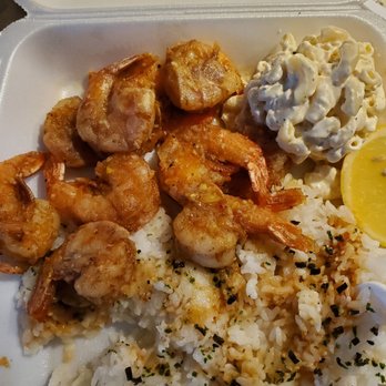Beastside Kitchen - Garlic shrimp and mac salad - Seafood Near Me - Honolulu, Hawaii