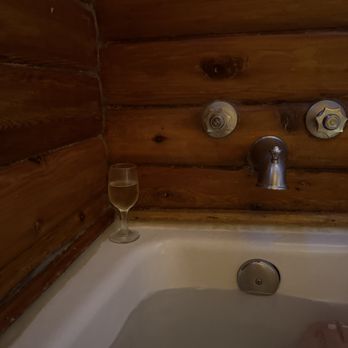 Virginia Creek Settlement - Get a glass of wine from the restaurant and relax. - Hotels Near Me - Bridgeport, California Virginia Creek Settlement - Get a glass of wine from the restaurant and relax. - Hotels Near Me - Bridgeport, California
