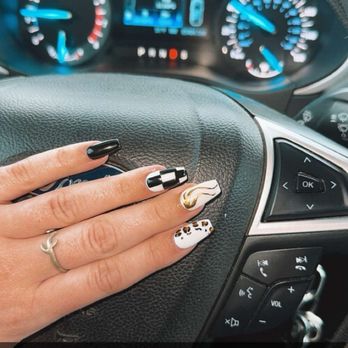 Pinky Nails & Spa - Henry did my nails today, he's new to the salon and he did an amazing job! 10/10 recommend! - Nail Salons Near Me - Phoenix, Arizona