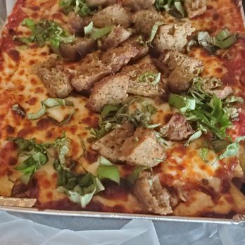 Black Rock Pizza - Captain Cook - Pasta with meatballs - Pizza Near Me - Captain Cook, Hawaii