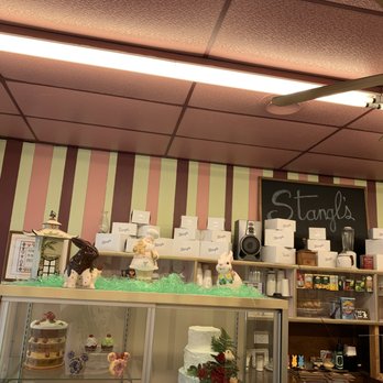 Stangl's Bakery - Cake display at Stangl's Bakery in Ambridge, PA. - Bakeries Near Me - Ambridge, Pennsylvania