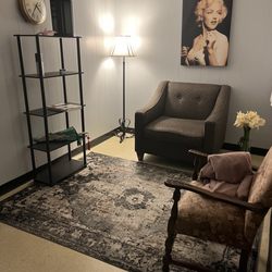 Skin Tactics Face & Body - Secondary sitting space