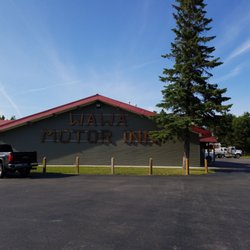 Wawa Motor Inn - You notice the Inn sign before the restaurant.