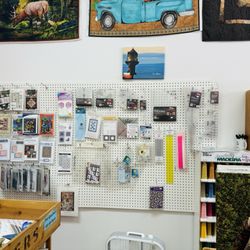 MAD HATTER QUILT SHOPPE - A variety of quilting patterns, rulers and quilting thread