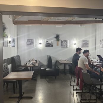 Willows & Pine - Inside - Cajun/Creole Near Me - Oakland, California