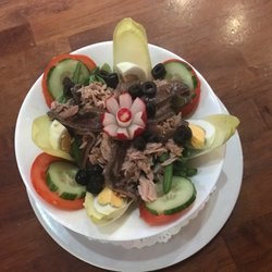 Le Queenie - One of our delicious Niçoise salads