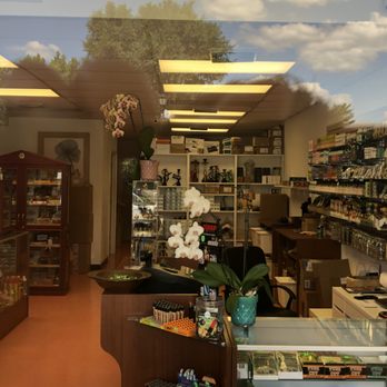 1. Rock's Smoke Shop