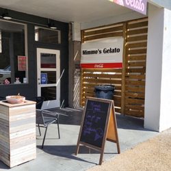 Mimmo's Gelato - Angle of entrance