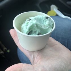 Blinker Frozen Custard - My wife's hand is tiny. LOL.