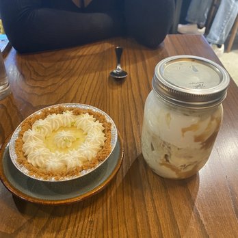 COMMUNION Restaurant and Bar - Key lime pie and banana pudding - SO GOOD - Soup Near Me - Seattle, Washington