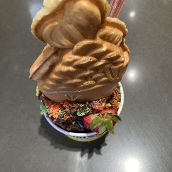 Somisomi - cookies & cream ice cream - Ice Cream & Frozen Yogurt Near Me - Fullerton, California Somisomi - cookies & cream ice cream - Ice Cream & Frozen Yogurt Near Me - Fullerton, California