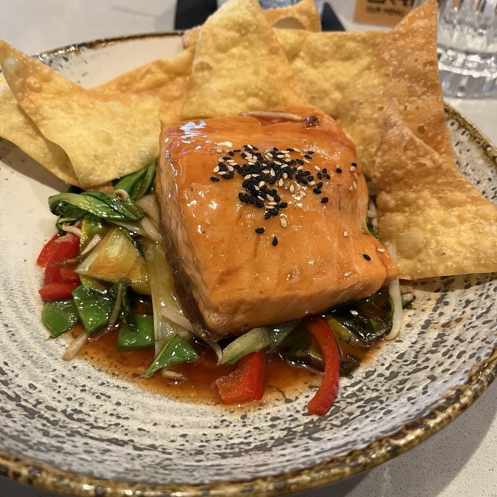 Pisco Peruvian Gastrobar - Salmon - Peruvian Near Me - Orlando, Florida Pisco Peruvian Gastrobar - Salmon - Peruvian Near Me - Orlando, Florida