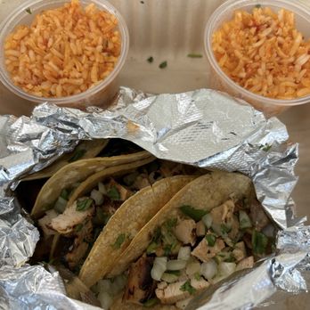 Rubio's Coastal Grill - Three street taco plate with chicken, steak and double rice - Mexican Near Me - El Segundo, California Rubio's Coastal Grill - Three street taco plate with chicken, steak and double rice - Mexican Near Me - El Segundo, California