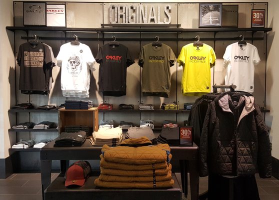 oakley factory store