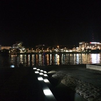 Point State Park - View looking out to the other side - Parks Near Me - Pittsburgh, Pennsylvania