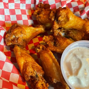 Marquarts Landing - Naked chicken wings with sauce on the side - American Near Me - Washington, Missouri