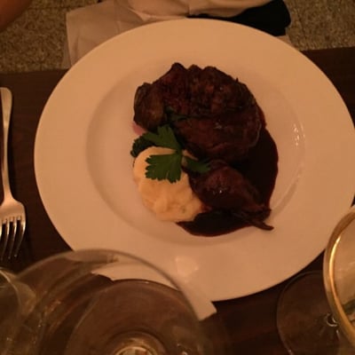 Parlin | Essen und Weinbar by null