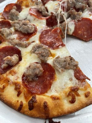 Pizza Maria by null
