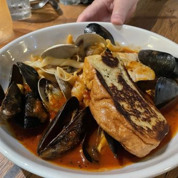 Brady’s - Cioppino - Bars Near Me - Leominster, Massachusetts