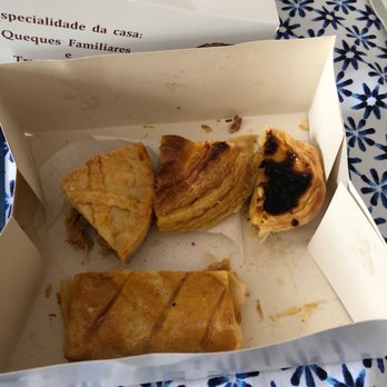 Pastelaria Emenda - Egg tart, tuna empanada, ham and cheese sandwich and patechaude (?) - Cafes Near Me - Lisbon, 11 Pastelaria Emenda - Egg tart, tuna empanada, ham and cheese sandwich and patechaude (?) - Cafes Near Me - Lisbon, 11