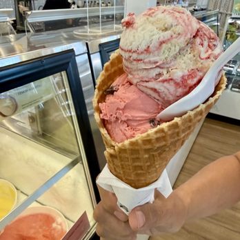 Kilwins Ice Cream - Chocolate - Fudge - Ice Cream & Frozen Yogurt Near Me - Celebration, Florida Kilwins Ice Cream - Chocolate - Fudge - Ice Cream & Frozen Yogurt Near Me - Celebration, Florida