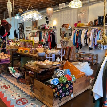 Poppies Vintage - Vintage clothing, happy customers, records, and more! - Used, Vintage & Consignment Near Me - Ventura, California Poppies Vintage - Vintage clothing, happy customers, records, and more! - Used, Vintage & Consignment Near Me - Ventura, California