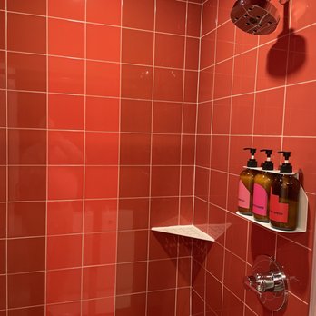 The Gallatin Hotel - shower in red - Hotels Near Me - Nashville, Tennessee The Gallatin Hotel - shower in red - Hotels Near Me - Nashville, Tennessee