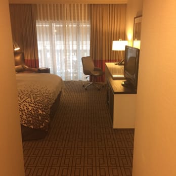 Renaissance Austin Hotel - King bed room entry. - Hotels Near Me - Austin, Texas Renaissance Austin Hotel - King bed room entry. - Hotels Near Me - Austin, Texas