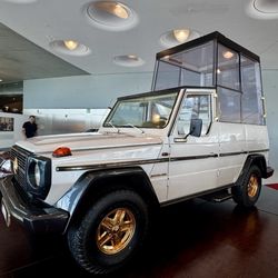 Mercedes-Benz-Museum - 07.12.26 Pope John Paul Il's Mercedes-Benz 230 G popemobile