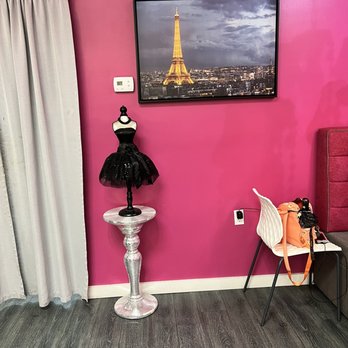 Le Macaron French Pastries - Decor. - Coffee & Tea Near Me - Jacksonville, Florida Le Macaron French Pastries - Decor. - Coffee & Tea Near Me - Jacksonville, Florida