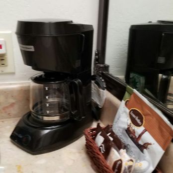 Brawley Inn - Coffee pot - Hotels Near Me - Brawley, California Brawley Inn - Coffee pot - Hotels Near Me - Brawley, California