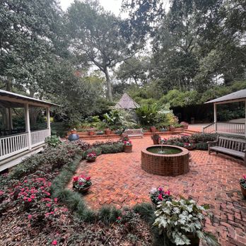 Cafe Jefferson - . The outside patio. - Cajun/Creole Near Me - New Iberia, Louisiana