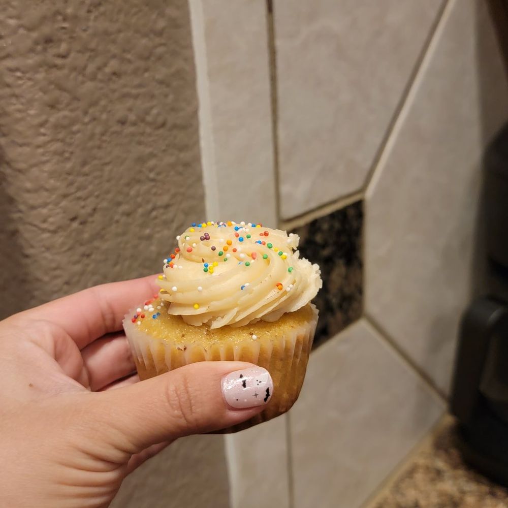 Sugarfoot's Cupcakes - Vanilla cupcake with vanilla icing - Cupcakes Near Me - Spring, Texas Sugarfoot's Cupcakes - Vanilla cupcake with vanilla icing - Cupcakes Near Me - Spring, Texas