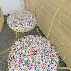 Gino's Upholstery - Two beautiful cushions for a patio table - very happy with the work.