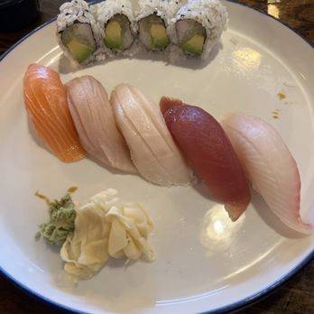 Easton Asian Bistro - Sushi Lunch - Chinese Near Me - Easton, Pennsylvania Easton Asian Bistro - Sushi Lunch - Chinese Near Me - Easton, Pennsylvania