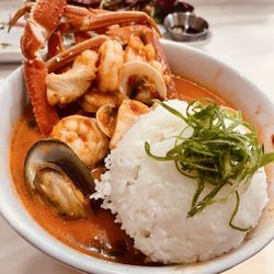 Pescato Oyster Bar & Seafood - Looks alright but doesn't taste like pan roast (extremely watery) and the rice was really mushy. $46 for this btw.