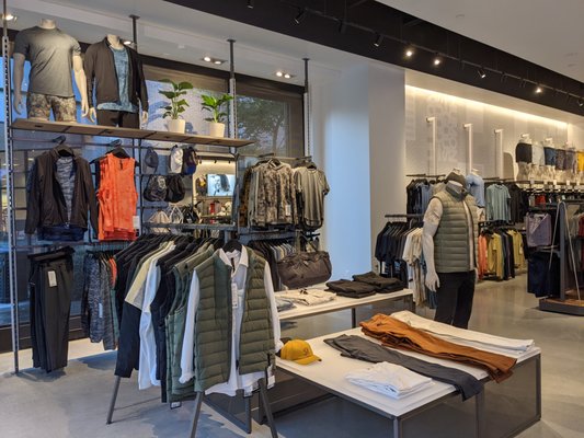 lululemon crabtree valley mall