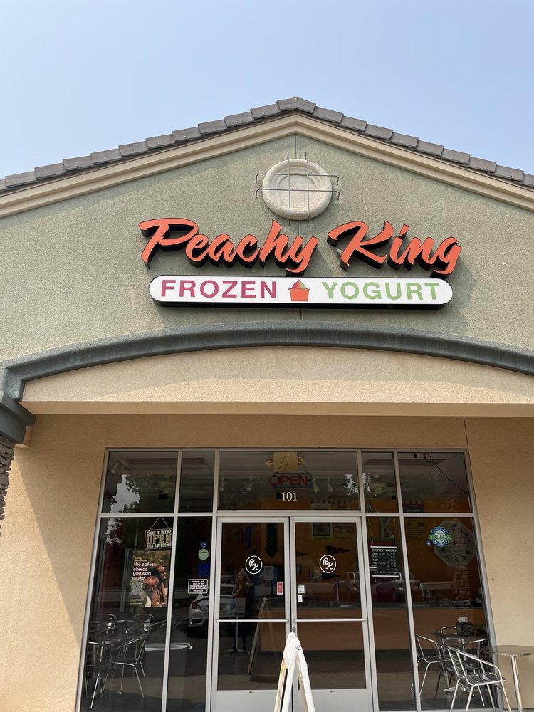 PEACHY KING FROZEN YOGURT Updated September 2024 80 Photos & 40