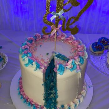 Lincoln Bakery - Gender reveal cake - Bakeries Near Me - Anaheim, California Lincoln Bakery - Gender reveal cake - Bakeries Near Me - Anaheim, California