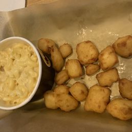 Children's macaroni with cheese curds Children's macaroni with cheese curds