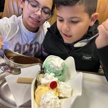 Margie's Candies - Jumbo Sundaes - Candy Stores Near Me - Chicago, Illinois Margie's Candies - Jumbo Sundaes - Candy Stores Near Me - Chicago, Illinois