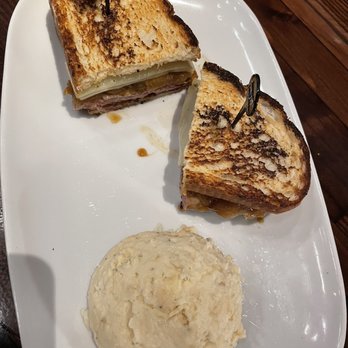 LongHorn Steakhouse - Steak sandwich - Steakhouses Near Me - Lutz, Florida