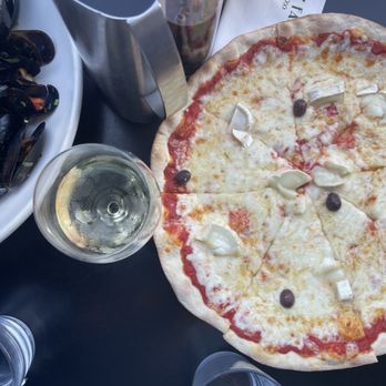 Le Félix Faure - Pizza with honey - Brasseries Near Me - Nice, 06 Le Félix Faure - Pizza with honey - Brasseries Near Me - Nice, 06